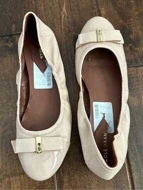 Cole Haan Women's Beige Bow Ballet Flats 9